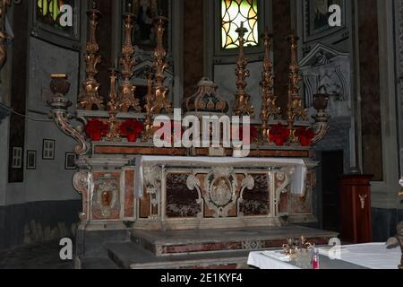 Napoli - Altare della Chiesa di Sant'Antonio Abate Banque D'Images