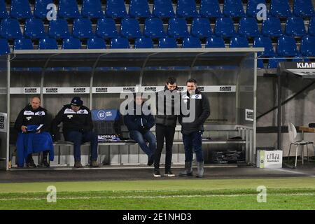 Coach Christian Eichner (KSC) et co-entraîneur Zlatan Bajramovic (KSC) en conversation. GES/football/2. Bundesliga: Karlsruher SC - Greuther Furth, 08.01.2021 - football/Soccer 2e division: Karlsruhe vs Fuerth, Karlsruhe, 08 janvier 2021 - les règlements DFL interdisent toute utilisation de photographies comme séquences d'images et/ou quasi-vidéo. | utilisation dans le monde entier Banque D'Images