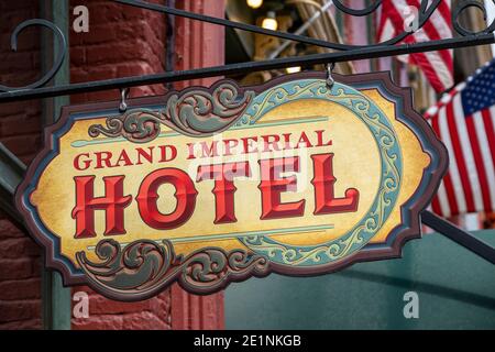 Panneau de rue suspendu pour le Grand Imperial Hotel, Greene Street, Silverton, Colorado, USA Banque D'Images