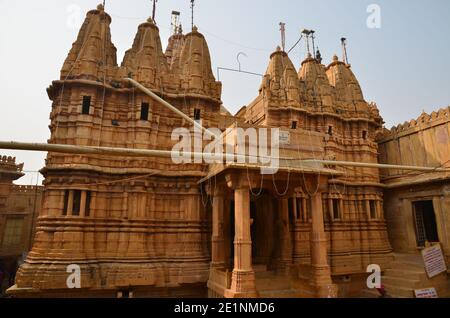 Incroyable temple de jain à Jaisalmer, Rajasthan Banque D'Images