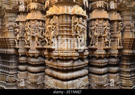 Beauté incroyable : temple jain à l'intérieur du fort Jaisalmer Banque D'Images