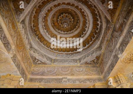 Temple de Jain à Jaisalmer : maçonnerie écrasante Banque D'Images