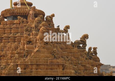 Toit du temple de jain à Jaisalmer, Rajasthan Banque D'Images