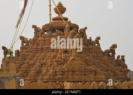 Toit du temple de jain à Jaisalmer, Rajasthan Banque D'Images