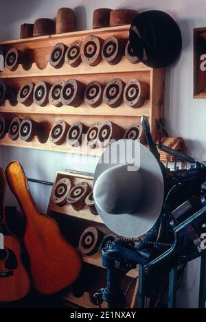 Cowboy Hat Maker Small Business, Cody, WY, États-Unis Banque D'Images