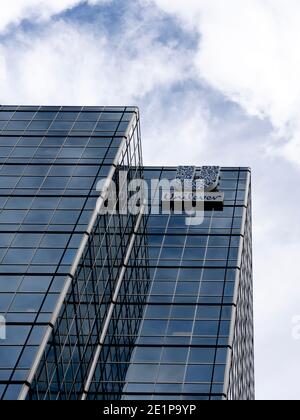 Toronto, Canada - le 29 septembre 2020 : l'enseigne Unilever Canada est visible dans l'édifice du siège social de Toronto; Unilever Canada produit, fournit et m Banque D'Images