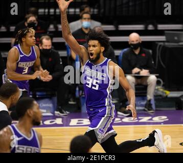 Sacramento, Californie, États-Unis. 8 janvier 2021. Sacramento Kings avance Marvin Bagley III (35) hurle pendant un match au Golden 1 Centre le vendredi 8 janvier 2021 à Sacramento. Crédit : Paul Kitagaki Jr./ZUMA Wire/Alay Live News Banque D'Images