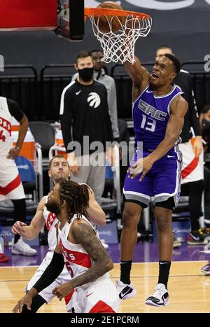 Sacramento, Californie, États-Unis. 8 janvier 2021. Sacramento Kings avance Robert Woodard II (13) dunks le ballon lors d'un match au Golden 1 Centre le vendredi 8 janvier 2021 à Sacramento. Crédit : Paul Kitagaki Jr./ZUMA Wire/Alay Live News Banque D'Images