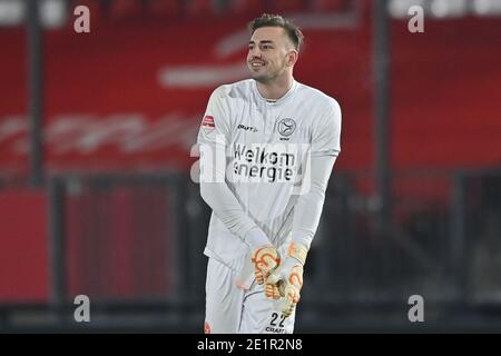 ALMERE, PAYS-BAS - JANVIER 8 : le gardien de but Michael Woud du FC Almere City FC pendant le match hollandais de Keukenkampidisenie entre le FC Almere City et le FC Banque D'Images