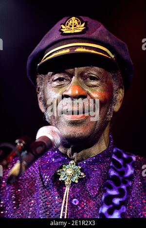 Chuck Berry en concert au Shepherds Bush Empire à Londres, Royaume-Uni. 9 juin 2002 Banque D'Images