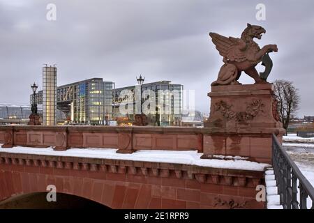 Moltke Pont sur la rivière Spree à Berlin. Allemagne Banque D'Images