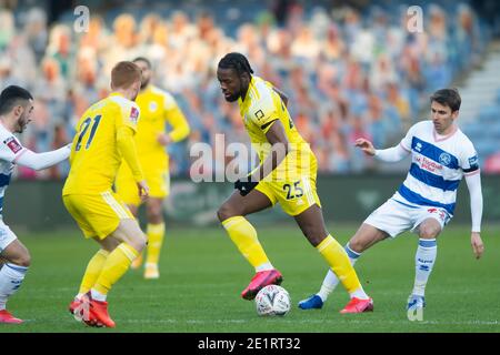 Londres, Royaume-Uni. 09e janvier 2021. Joshua Onomah, de Fulham, lors du 3e tour de la coupe FA entre Queens Park Rangers et Fulham au Kiyan Prince Foundation Stadium, Londres, Angleterre, le 9 janvier 2021. Photo de Salvio Calabre. Utilisation éditoriale uniquement, licence requise pour une utilisation commerciale. Aucune utilisation dans les Paris, les jeux ou les publications d'un seul club/ligue/joueur. Crédit : UK Sports pics Ltd/Alay Live News Banque D'Images