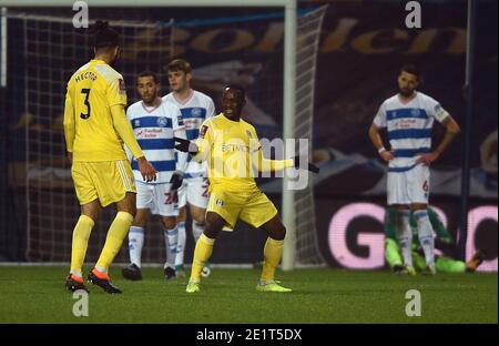 Londres, Royaume-Uni. 09e janvier 2021. Neeskens Kebano de Fulham célèbre le deuxième but du match de sa partie lors du match de la coupe FA au Kiyan Prince Foundation Stadium, Londres photo de Daniel Hambury/Focus Images/Sipa USA 09/01/2021 crédit: SIPA USA/Alay Live News Banque D'Images