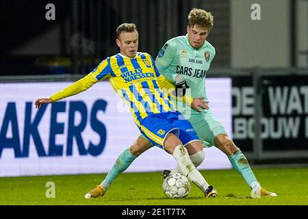 WAALWIJK, PAYS-BAS - JANVIER 9: Lennerd Daneels de RKC Waalwijk, David Philipp de l'ADO Den Haag pendant le match d'Eredivisiie néerlandais entre RKC Waalwijk et ADO Den Haag au stade Mandemakers le 9 janvier 2021 à Waalwijk, pays-Bas (photo de Geert van Erven/BSR Agencyamy Live News) Banque D'Images