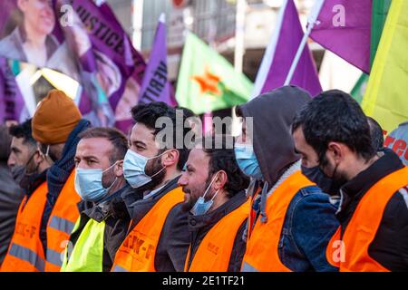 Paris, France. 09e janvier 2021. Mars en hommage à Sakine Cansiz, Fidan Dogan et Leyla Soylemez, trois militants kurdes assassinés à Paris en janvier 2013, à Paris, en France, le 09 janvier 2021. Les manifestants dénoncent l'impunité pour ces crimes et leur parrain, disent le président turc Erdogan. Photo par Pierrick Villette/avenir Pictures/ABACAPRESS.COM crédit: Abaca Press/Alay Live News Banque D'Images