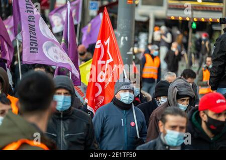 Paris, France. 09e janvier 2021. Mars en hommage à Sakine Cansiz, Fidan Dogan et Leyla Soylemez, trois militants kurdes assassinés à Paris en janvier 2013, à Paris, en France, le 09 janvier 2021. Les manifestants dénoncent l'impunité pour ces crimes et leur parrain, disent le président turc Erdogan. Photo par Pierrick Villette/avenir Pictures/ABACAPRESS.COM crédit: Abaca Press/Alay Live News Banque D'Images