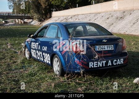 Tempête Filomena. Voiture emportée par la rivière Fuengirola, Málaga, Andalousie, Espagne. Banque D'Images