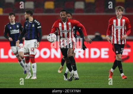 Londres, Royaume-Uni. 10 janvier 2021. Ethan Pinnock de Brentford en action lors du match de la 3e ronde de la coupe FA entre Brentford et Middlesbrough au stade communautaire de Brentford, Londres, Angleterre, le 9 janvier 2021. Photo de Ken Sparks. Utilisation éditoriale uniquement, licence requise pour une utilisation commerciale. Aucune utilisation dans les Paris, les jeux ou les publications d'un seul club/ligue/joueur. Crédit : UK Sports pics Ltd/Alay Live News Banque D'Images