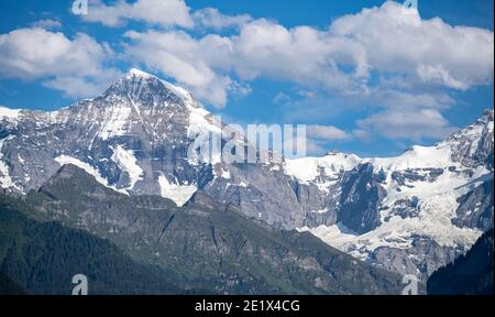 Vue sur les sommets, Moench et Jungfraujoch, région de Jungfrau, Grindelwald, Berne, Suisse Banque D'Images