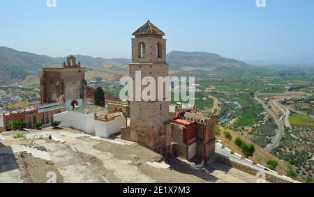 Alora château et la campagne environnante Andalousie Espagne. Banque D'Images