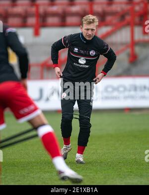 Crawley, Royaume-Uni. 10 janvier 2021. Josh Wright, de Crawley Town, se réchauffe lors du match de troisième tour de la coupe FA entre Crawley Town et Leeds United, le match a été à huis clos, sans partisans, en raison de l'actuel confinement du gouvernement pandémique COVID-19 au stade de la pension du peuple, Crawley, en Angleterre, le 10 janvier 2021. Photo de Liam McAvoy/Prime Media Images. Crédit : Prime Media Images/Alamy Live News Banque D'Images