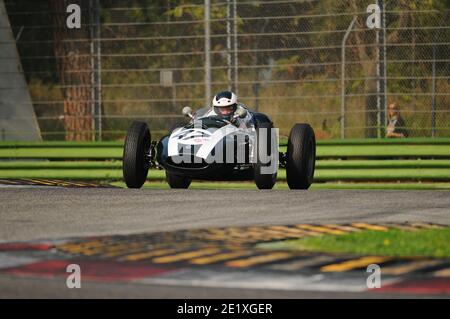 Imola Italie - 20 octobre 2012: Unknown conduire le Cooper T45 pendant la session d'entraînement sur le circuit Imola à l'événement Luigi Musso Historic GP 2012, Italie. Banque D'Images