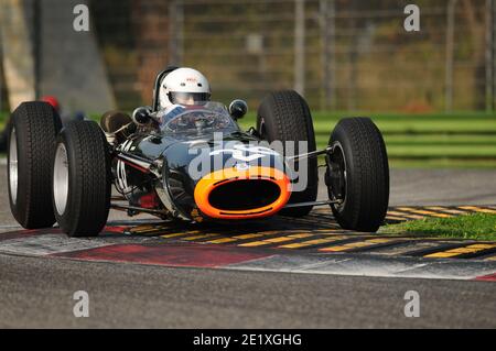 Imola Italie - 20 octobre 2012: Unknown Drive le BRM P261-2 lors de la session d'entraînement sur le circuit Imola à l'événement Luigi Musso Historic GP 2012, Italie. Banque D'Images