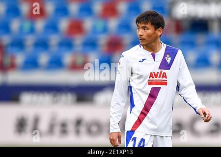 VALENCE, ESPAGNE - JANVIER 10: Takashi Inui de SD Eibar pendant le match de la Liga Santander entre Levante UD et SD Eibar à Estadi Ciutat de Valencia le 10 janvier 2021 à Valence, Espagne (photo de Pablo Morano/BSR AgencyOrange PicturesAlamy Live News) Banque D'Images