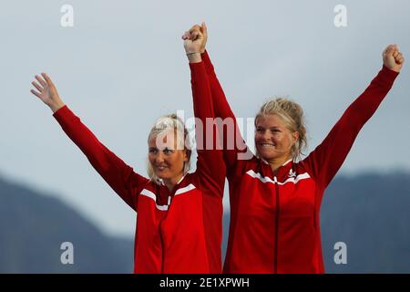 Voile aux Jeux Olympiques de Rio 2016. Danemark marins Jena Hansen et Katja Salskov-Iversen médaille de bronze 49er FX. Rio de Janeiro Brésil 08.18.2016. Banque D'Images