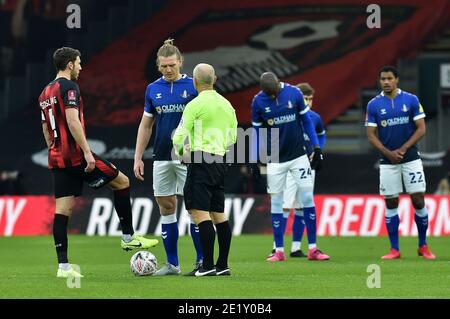 OLDHAM, ANGLETERRE. 9 JANVIER Carl Piergianni d'Oldham Athletic avant le match de la FA Cup entre Bournemouth et Oldham Athletic au stade Vitality, à Bournemouth, le samedi 9 janvier 2021. (Crédit : Eddie Garvey | MI News) Banque D'Images