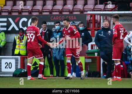 Crawley, Royaume-Uni. 10 janvier 2021. Mark Wright de Crawley Town entrer dans le champ de jeu pour remplacer Jake Hessenthaler de Crawley Town lors de la coupe FA 3ème partie entre Crawley Town et Leeds United, Le match se déroule à huis clos, sans partisans, en raison de l'actuel confinement du gouvernement pandémique COVID-19 au stade des pensions du peuple, à Crawley, en Angleterre, le 10 janvier 2021. Photo de Liam McAvoy/Prime Media Images. Crédit : Prime Media Images/Alamy Live News Banque D'Images