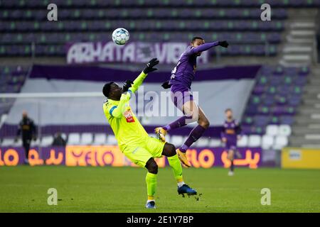 Michael Ngadeu Ngadjui de Gent et Musashi Suzuki de Beerschot photographiés en action lors d'un match de football entre Beerschot va et KAA Gent, dimanche 10 janvier Banque D'Images