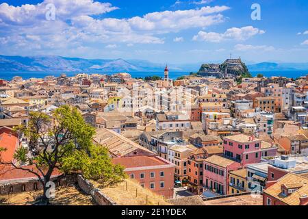 Corfou, Grèce. Vue panoramique sur la vieille ville depuis la nouvelle forteresse. Banque D'Images