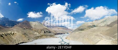 Village dans la région de Mustang Tiri et la rivière Kali Gandaki, Kagbeni, Circuit de l'Annapurna, Népal Banque D'Images