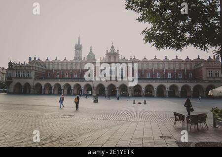 Cloth Hall sur la place du marché principal à Cracovie Banque D'Images