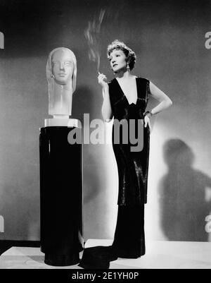 Claudette Colbert, vers 1935 / dossier # 34082-065THA Banque D'Images
