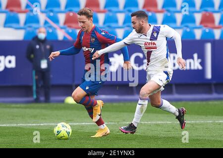 Dani Gomez de Levante UD et Edu Exposito d'Eibar pendant le championnat d'Espagne la Ligue de football mach entre Levante et Eibar le 10 janvier 2021 à l'Estadio Ciutat de Valencia à Valence, Espagne - photo Maria Jose Segovia / Espagne DPPI / DPPI / LM Banque D'Images