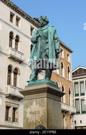 Statue de Daniele Manin par Luigi Borro à Venise, Italie Banque D'Images