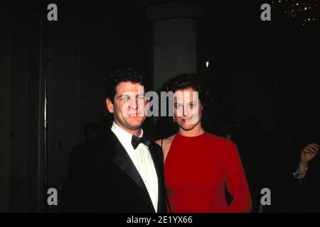 Sigourney Weaver et son mari Jim Simpson 1992 crédit : Ralph Dominguez/MediaPunch Banque D'Images