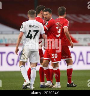 Crawley, Royaume-Uni. 10 janvier 2021. Reality TV Star Mark Wright de Crawley Town au sifflet final lors du match de la coupe FA du 3e tour entre Crawley Town et Leeds United au stade People Pension de Crawley, en Angleterre, le 10 janvier 2021. Photo de Ken Sparks. Utilisation éditoriale uniquement, licence requise pour une utilisation commerciale. Aucune utilisation dans les Paris, les jeux ou les publications d'un seul club/ligue/joueur. Crédit : UK Sports pics Ltd/Alay Live News Banque D'Images