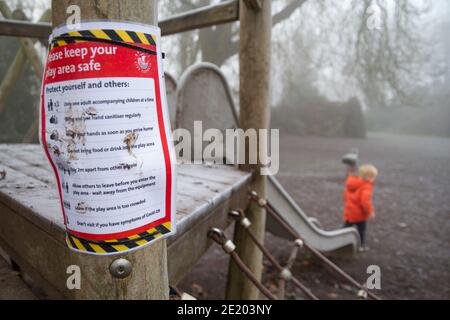 Affiche de diapositives pour l'équipement du parc de jeux Covid Banque D'Images