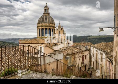 Dôme de la cathédrale de San Giorgio à Ragusa, Sicile Banque D'Images