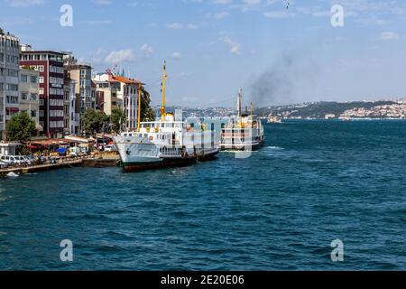 Jetée de Karakoy Steamboat Banque D'Images