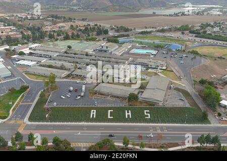 Une vue aérienne de l'école secondaire Adolfo Camarillo, le mercredi 6 janvier 2021, à Camarillo, en Californie. Banque D'Images