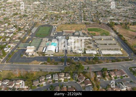 Une vue aérienne de l'école secondaire de Newbury Park, le mercredi 6 janvier 2020, à Newbury Park, en Californie. Banque D'Images