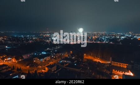 Aidok de l'air sur le panorama de nuit de la ville Banque D'Images