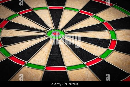 Gros plan sur un dartboard professionnel. Banque D'Images