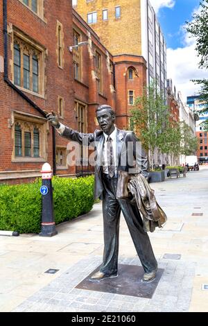 'Taxi' (1983) sculpture en bronze de J. Seward Johnson Jr. À Blackfriars, Londres, Royaume-Uni Banque D'Images