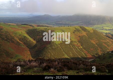 Vue sur le parcours de golf de Church Stretton depuis long Mynd, Shropshire Banque D'Images