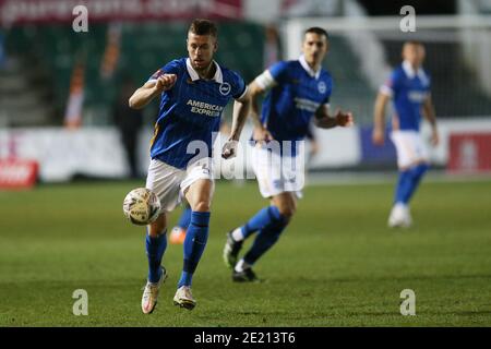 Newport, pays de Galles du Sud, Royaume-Uni. 10 janvier 2021. Newport, Royaume-Uni. 10 janvier 2021. Adam Webster de Brighton et Hove Albion en action. Emirates FA Cup, 3e match rond, Newport County v Brighton & Hove Albion au Rodney Parade à Newport, au sud du pays de Galles, le dimanche 10 janvier 2021. Cette image ne peut être utilisée qu'à des fins éditoriales. Utilisation éditoriale uniquement, licence requise pour une utilisation commerciale. Aucune utilisation dans les Paris, les jeux ou les publications d'un seul club/ligue/joueur. photo par Andrew Orchard/Andrew Orchard sports Photography/Alamy Live News crédit: Andrew Orchard sports Photography/Alamy Live News Banque D'Images